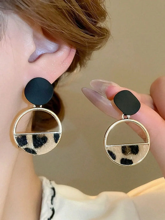 Shein - 5pcs/Set Minimalist Vintage Leopard Print, Geometric Circle, Elegant Twisted Pattern Earrings, Faux Pearl Earring Set, Fashionable High-End Earrings Suitable For Women's Daily And Holiday Wear
