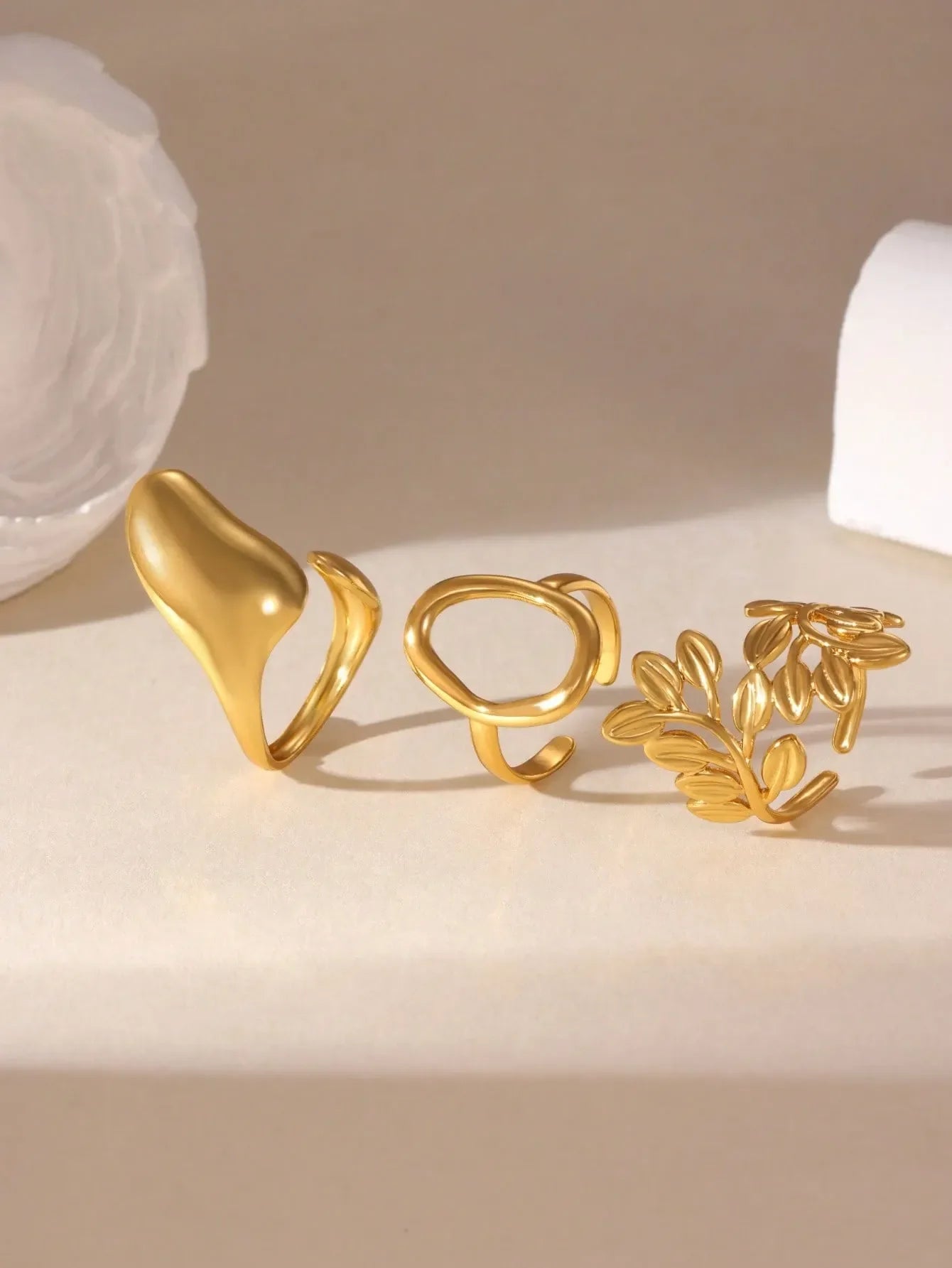 Shein - GEREIT 3pcs 18K Stainless Steel Hollow Leaf Circle Ring Set