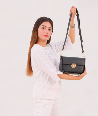 RTW - Black saddle bag with twist lock