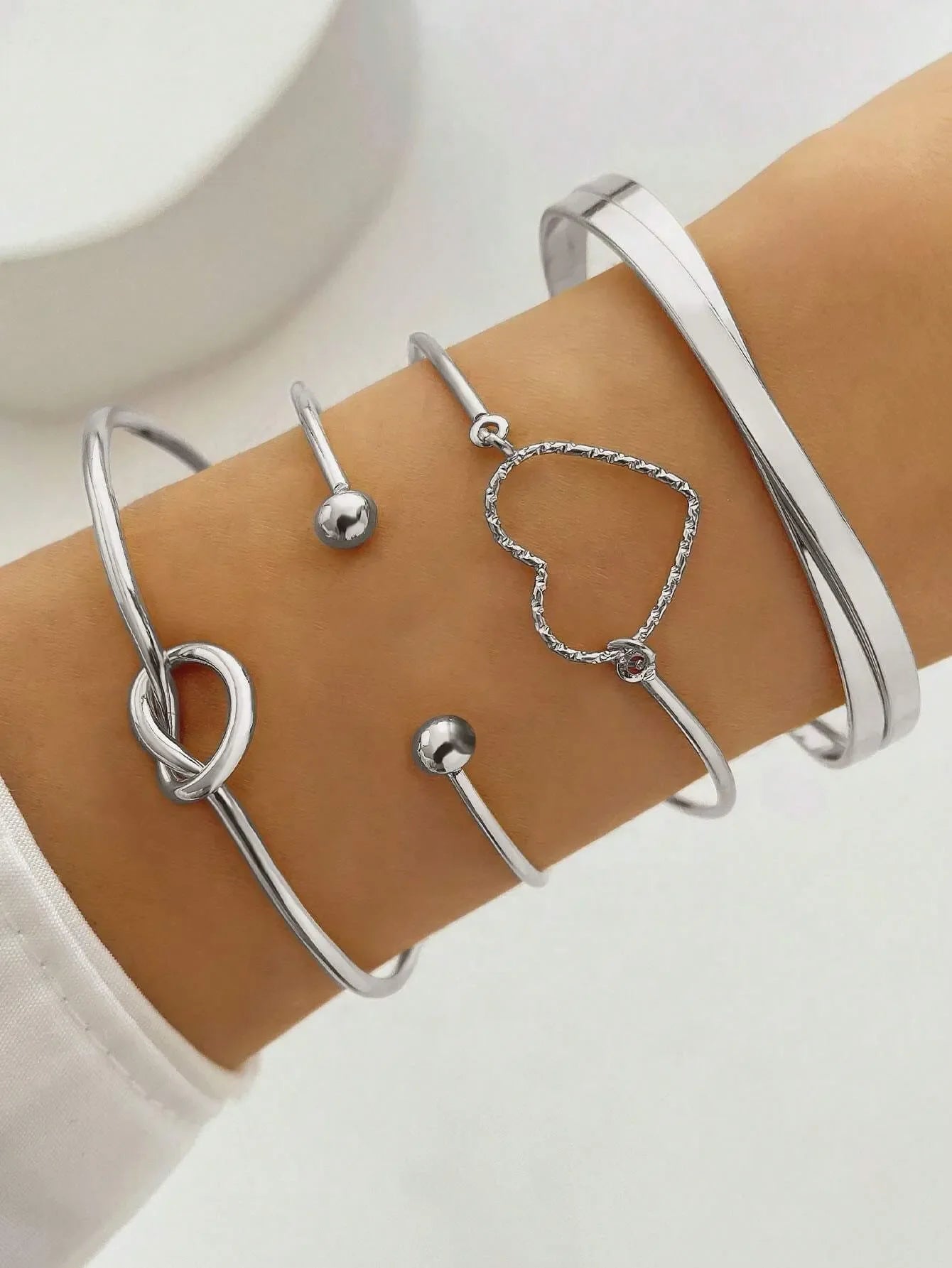 Shein - 4pcs Intellectual Metal Heart Buckle Cuff Bangle Set, Casual Valentines