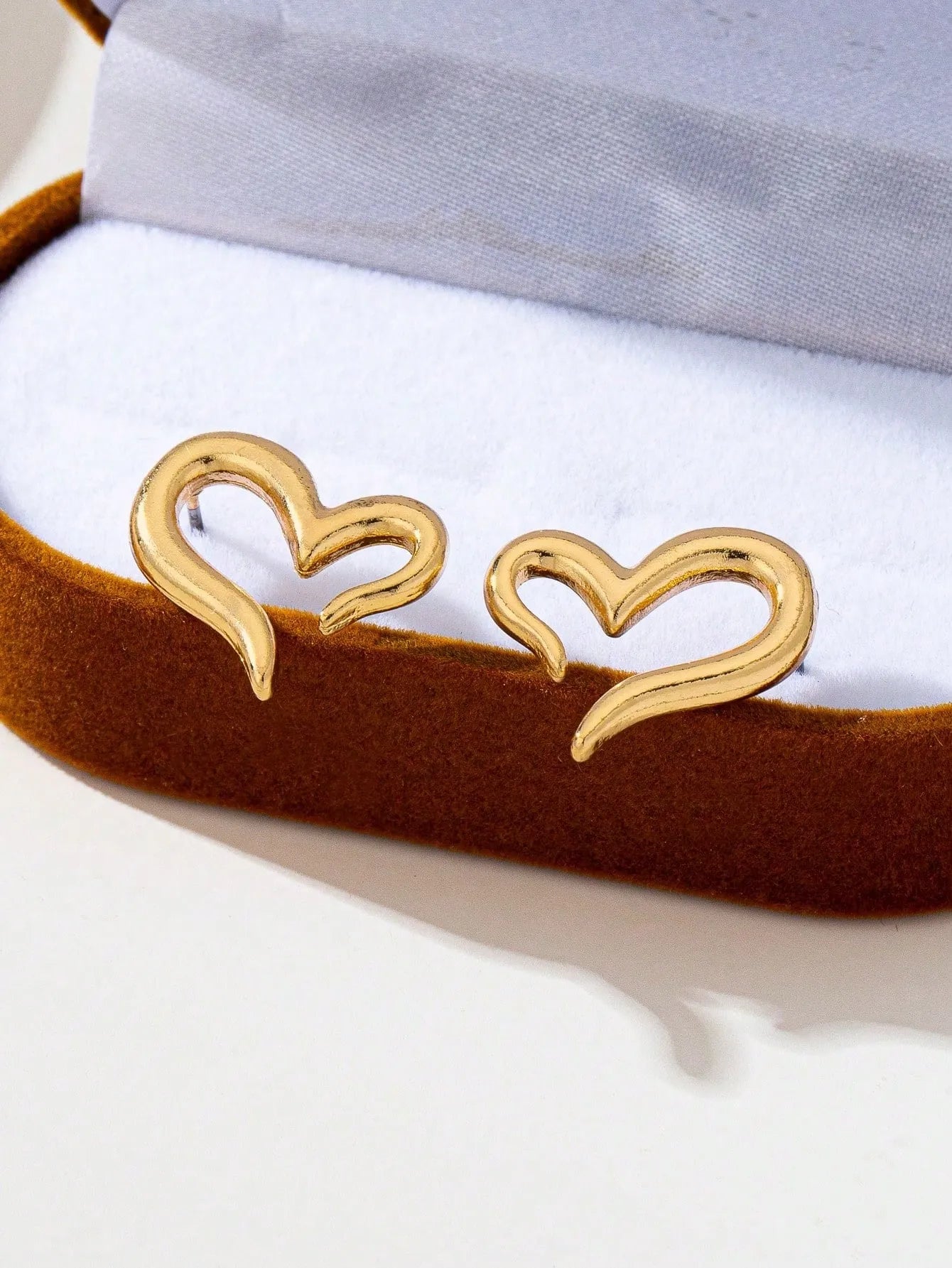 Shein - 1 Pair Minimalist Hollow Heart Stud Earrings, Asymmetrical 