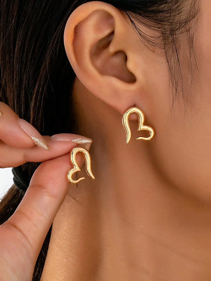 Shein - 1 Pair Minimalist Hollow Heart Stud Earrings, Asymmetrical 