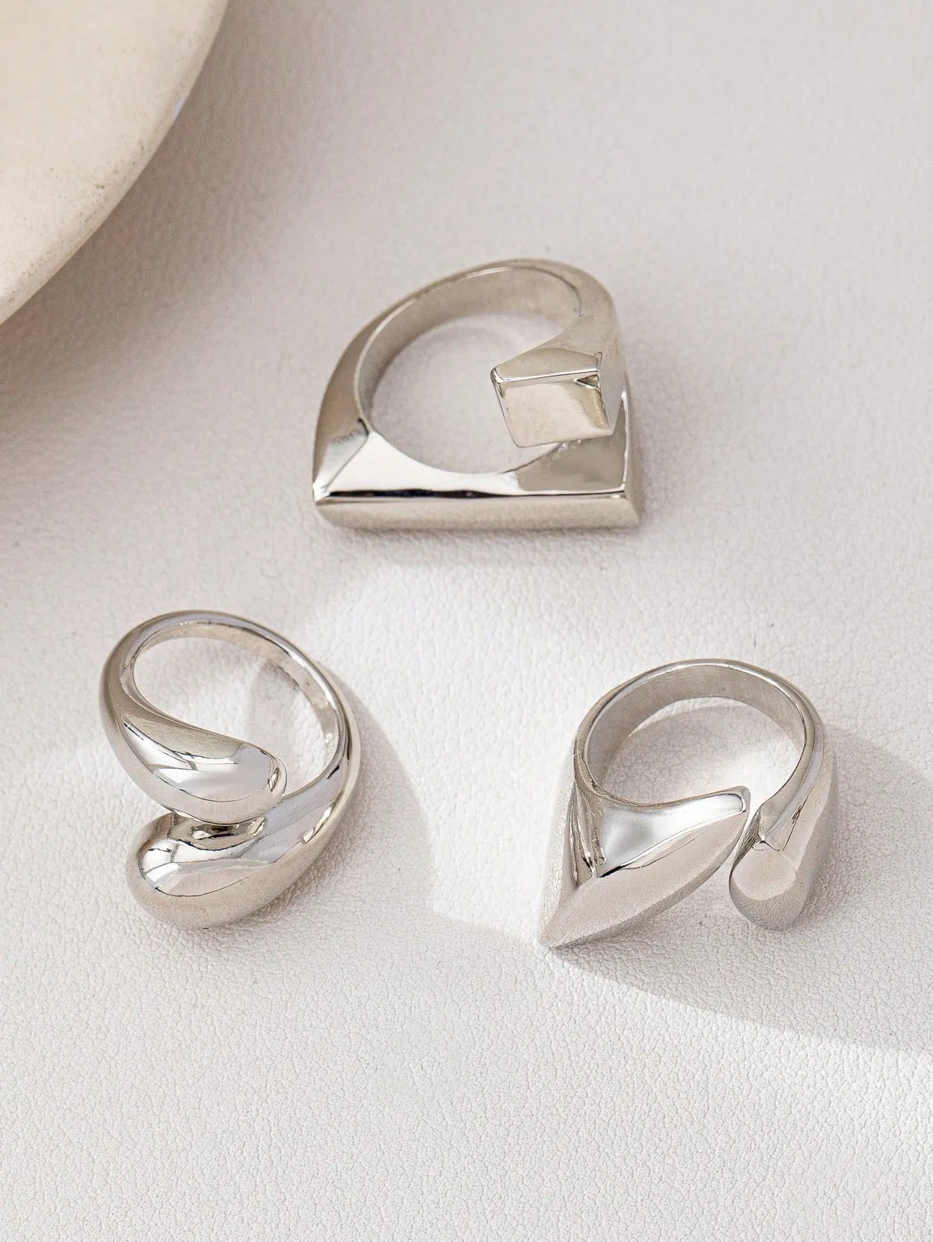 Shein - 3pcs Geometric Hollow Gold-Tone Rings, Minimalist Rings Set