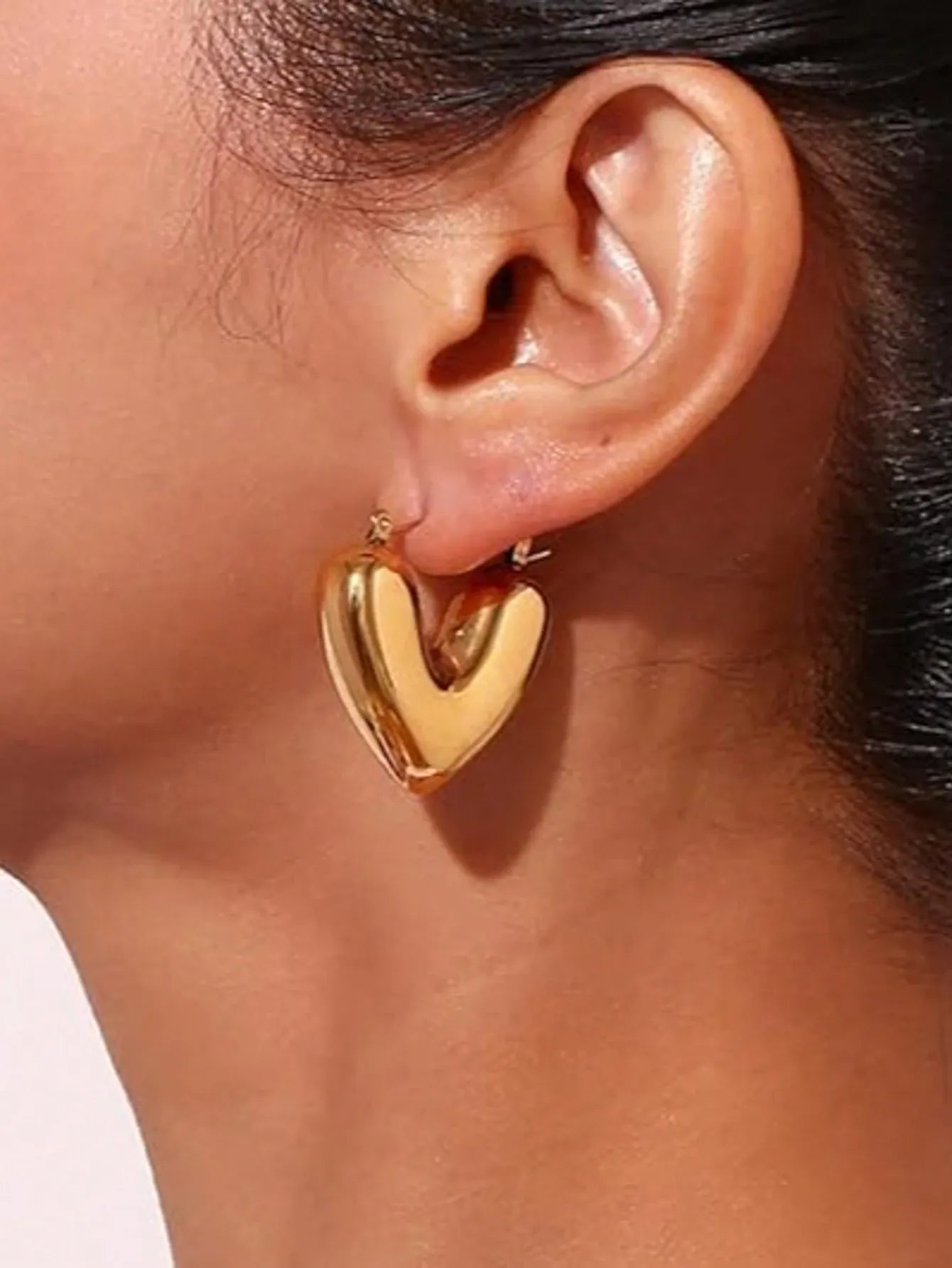 Shein - Obovay 1 Pair 18K Gold Plated Stainless Steel Hollow Heart Shaped Earrings
