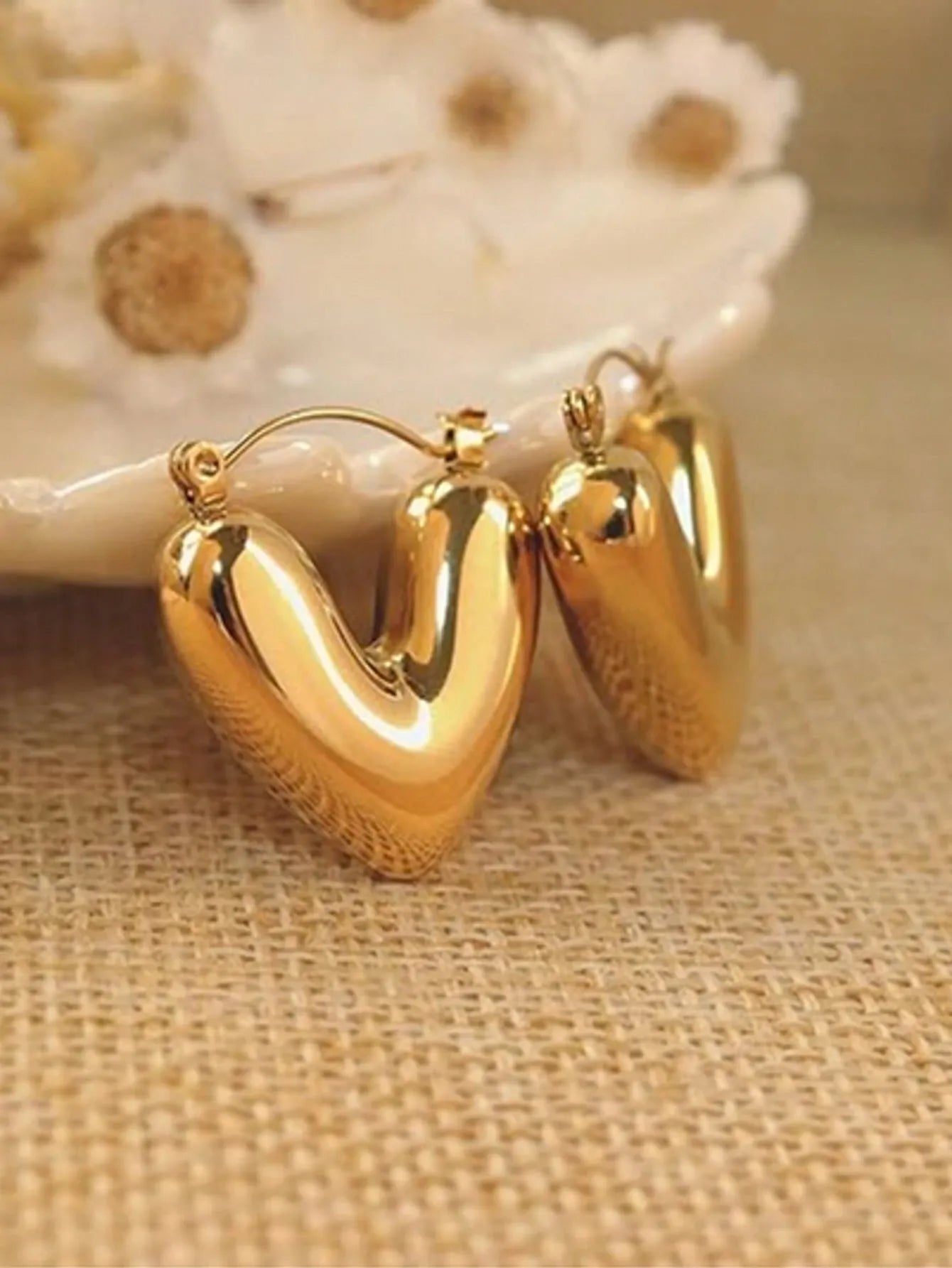 Shein - Obovay 1 Pair 18K Gold Plated Stainless Steel Hollow Heart Shaped Earrings