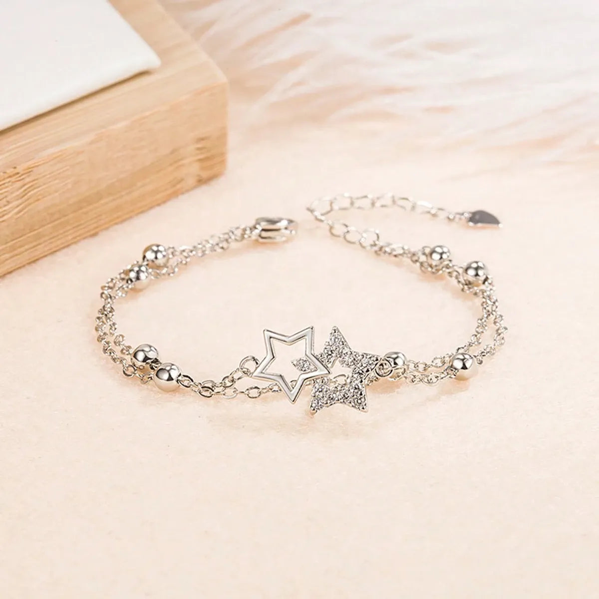 Shein - 1Pc Elegant Luxury Double-Layer Pearl & Star Bracelet