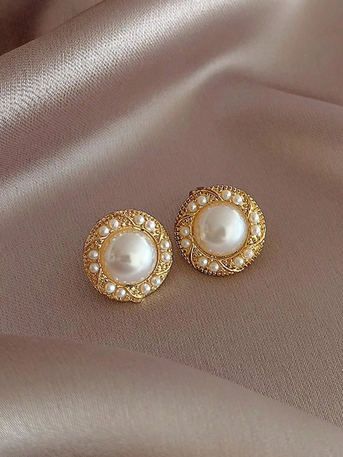 Shein - 8pcs Vintage Minimalist Chic Petite Smooth Pearl Geometric Star Round Triangle Stud Earrings Set