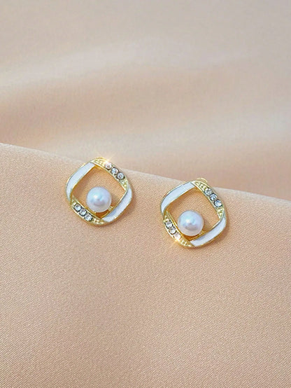 Shein - 8pcs Vintage Minimalist Chic Petite Smooth Pearl Geometric Star Round Triangle Stud Earrings Set